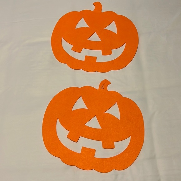 NWOTS TWO PUMPKINS - Picture 1 of 6